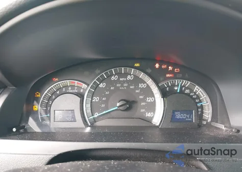 2014 Toyota Camry Se V6 z USA, uszkodzony, nr VIN 4T1BK1FK2EU027441